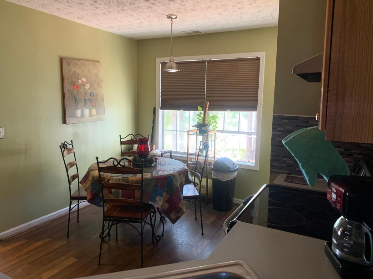 Captivating Home Near Downtown Atl Conley エクステリア 写真