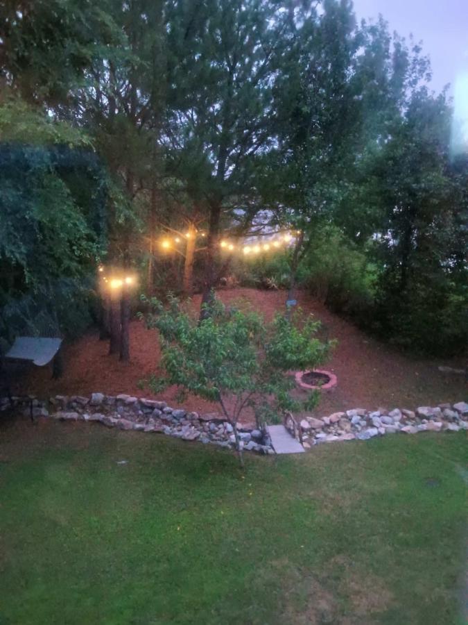 Captivating Home Near Downtown Atl Conley エクステリア 写真